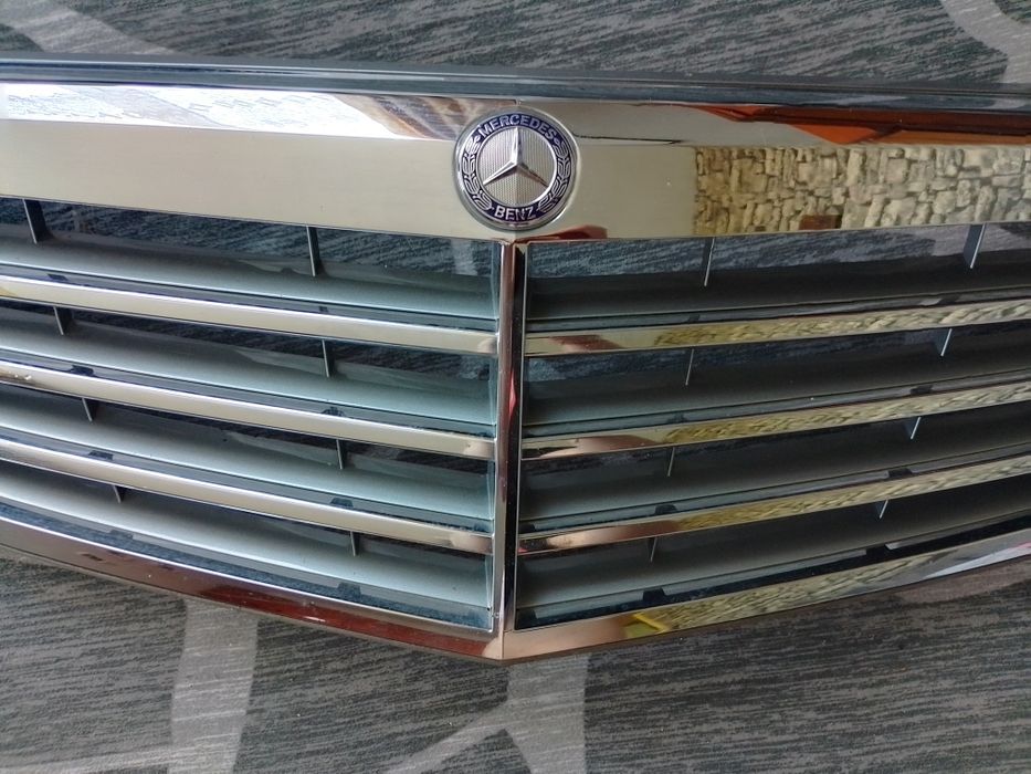 Решетка за Mercedes C63 amg w204