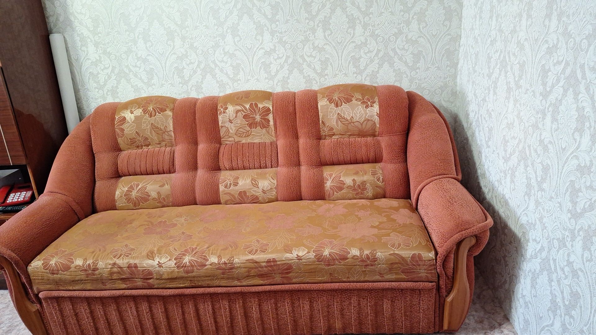 продам срочно диван