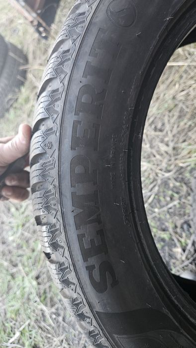 2бр като нови гуми 215 55 17 дот 23 семперит