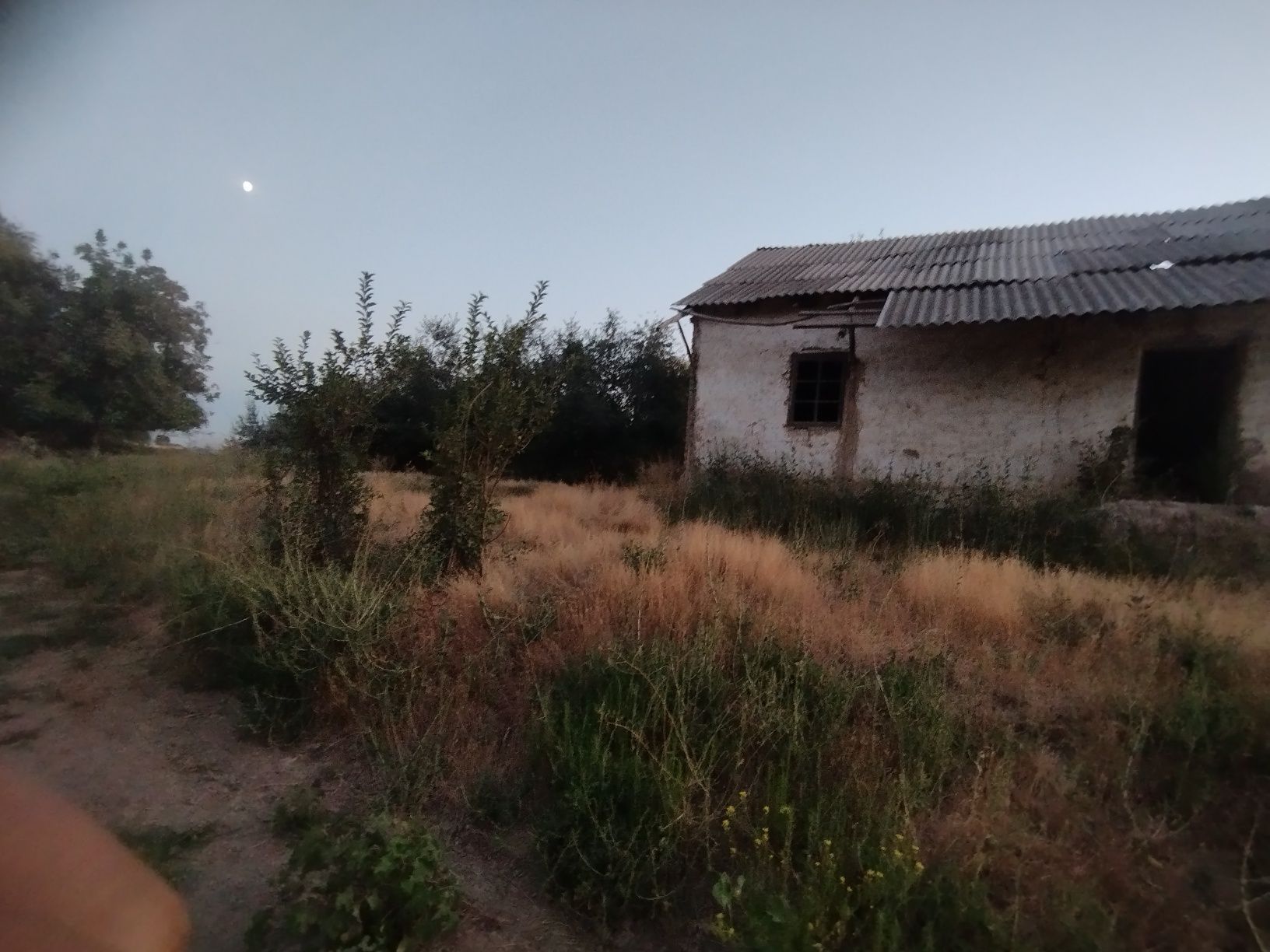Uchastka sotiladi