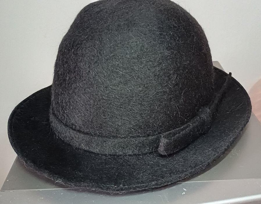 Женская шляпа фетровая