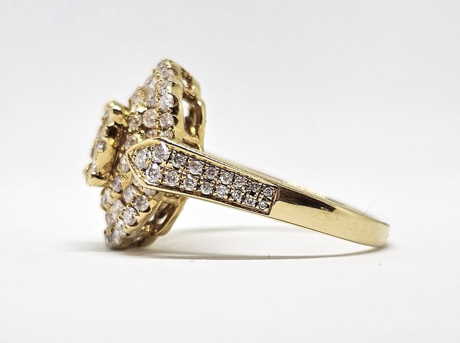 Пръстен с диамант / диаманти 1.5 карата, 18 к злато