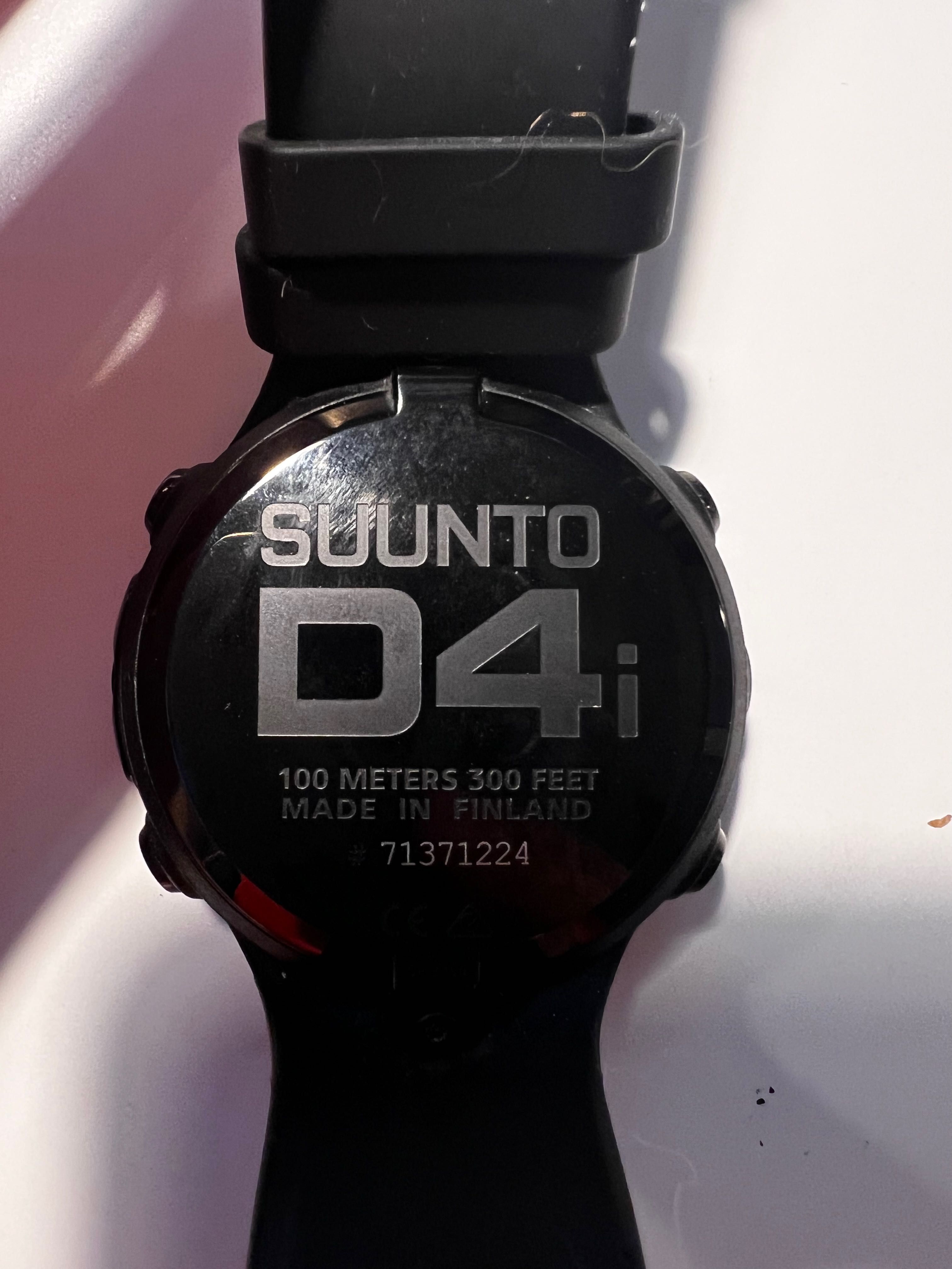 Дайвинг компютър Suunto D4i на около 14 часа