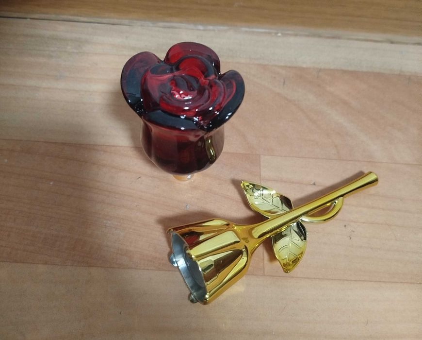 Духи женские, парфюмерная вода в форме красной розы