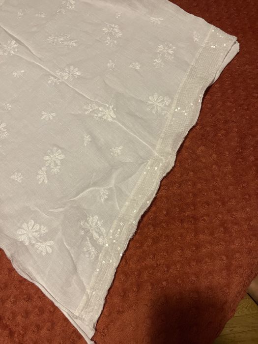 Bluza alba cu insertii