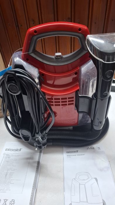 Перящата прахосмукачка Bissell spot clean Proheat 1.4л,330w