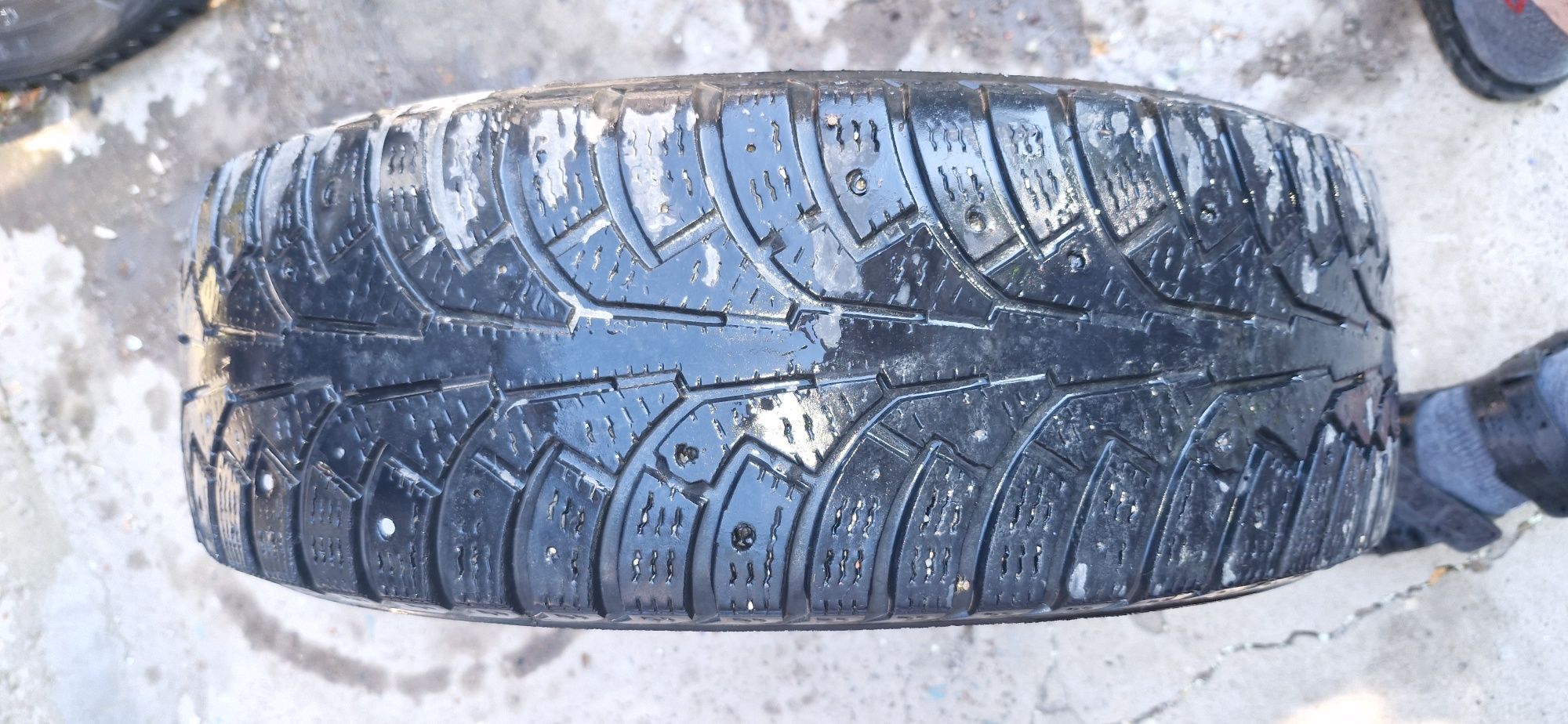 Продам комплект б/у шин Nokian  R15 185/65 R15