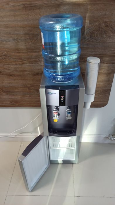 Диспенсер для воды!(Новые настольные)