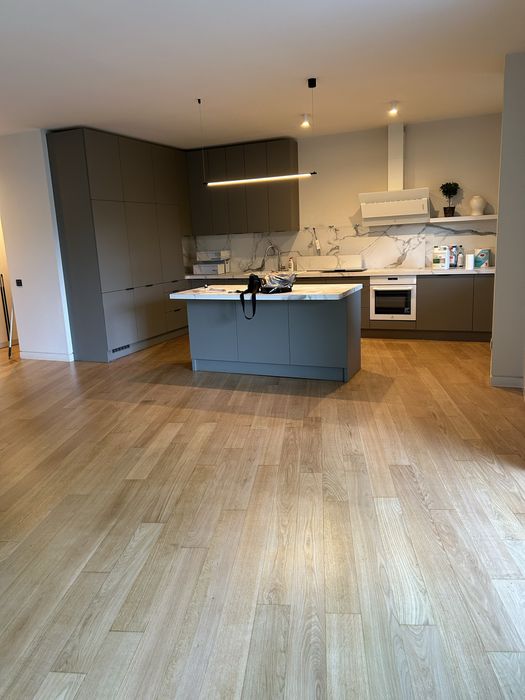 Rașchetat, recondiționat ,reparat,insertizat parchet masiv și stratifi