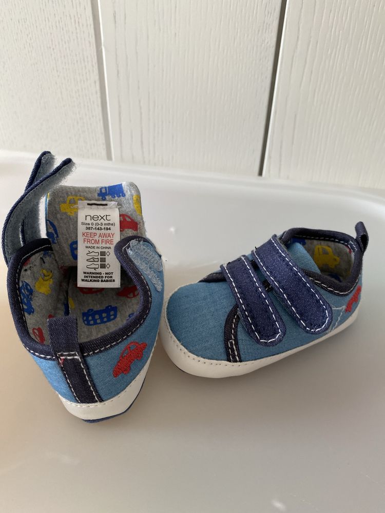 Pantofi pentru bebelusi Next 0-3 luni NOU