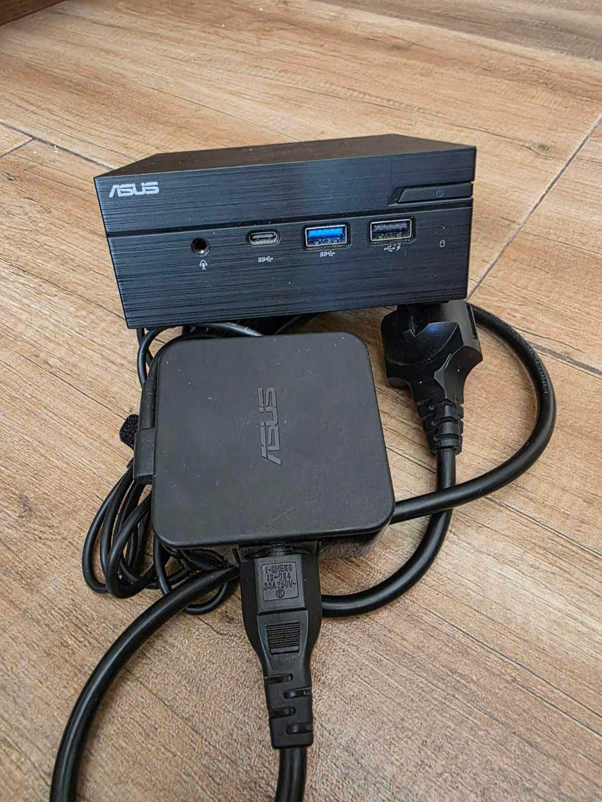 Мини компютър ASUS PN40 Min