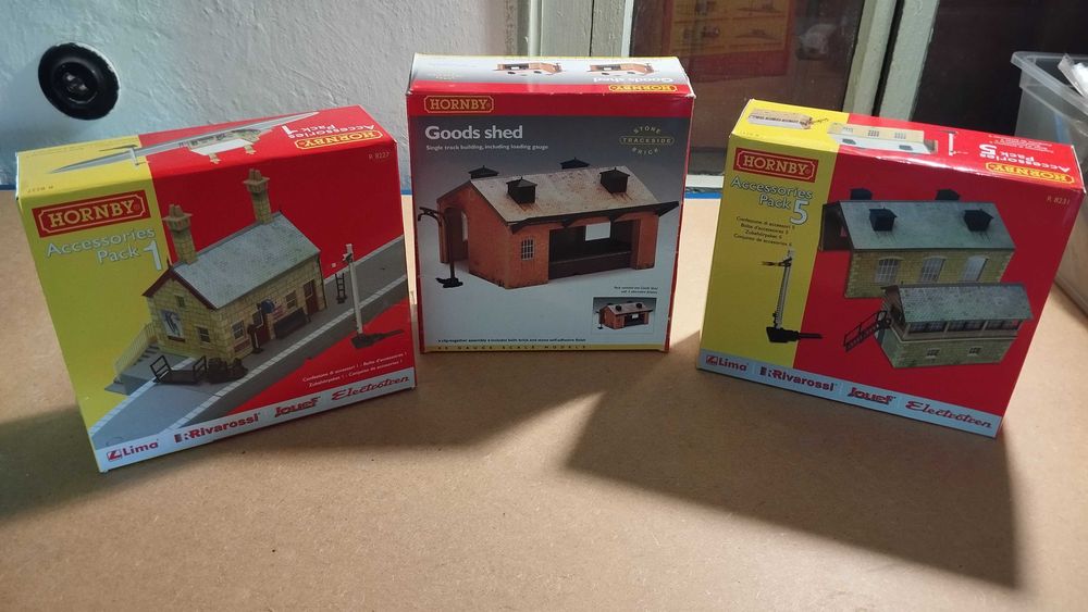 Аксесоари за железопътни модели HORNBY Model Railway Accessories