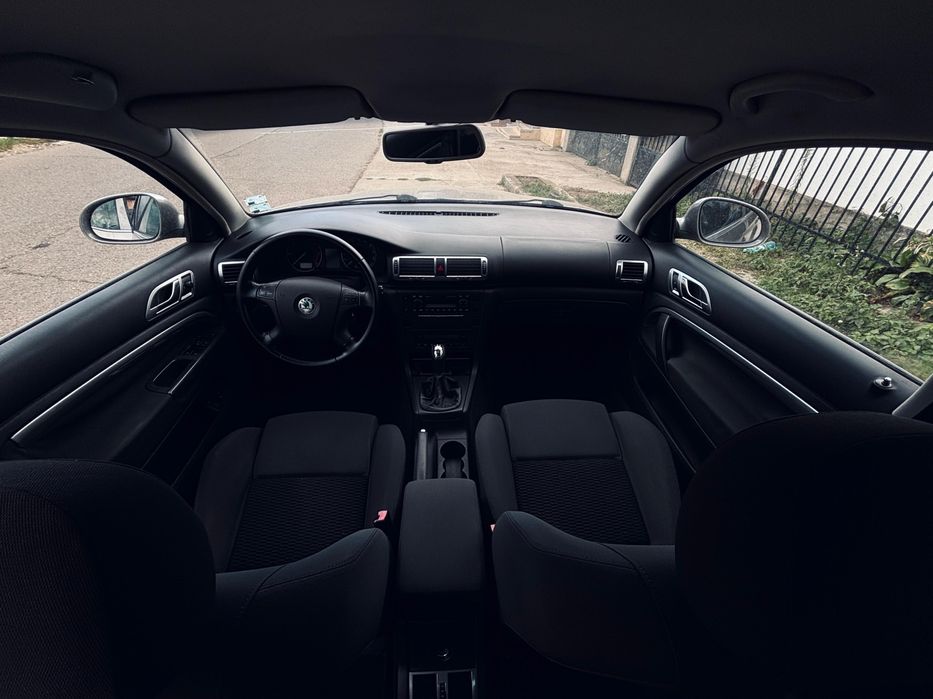 Skoda Superb FACELIFT, 1.9 TDI 131CP, 141.000 KM REALI-Unic proprietar