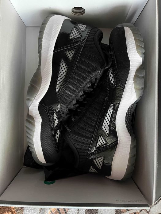 Продам оригинальные Jordan 11 low ОРИГИНАЛЬНЫЕ