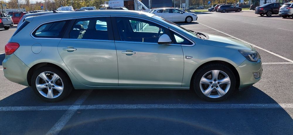 Vând Opel Astra J 2.0 cdti