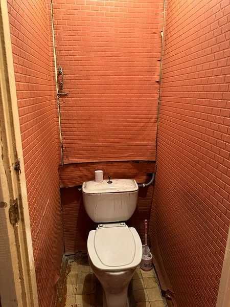 Сдаётся 2-комнатная квартира  возле 151 школы на короткий срок