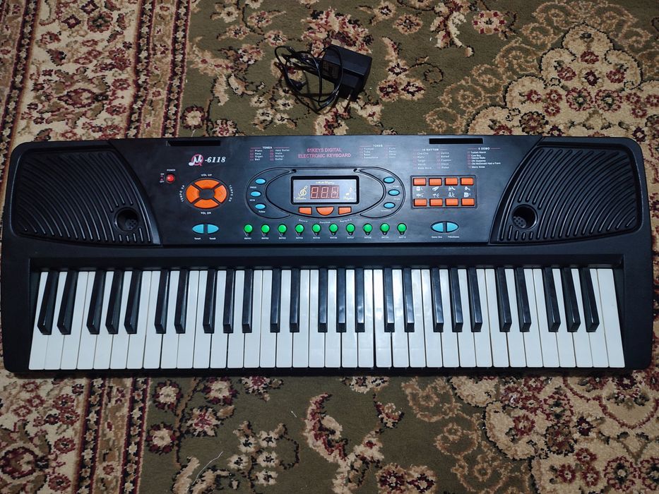Детский синтезатор.