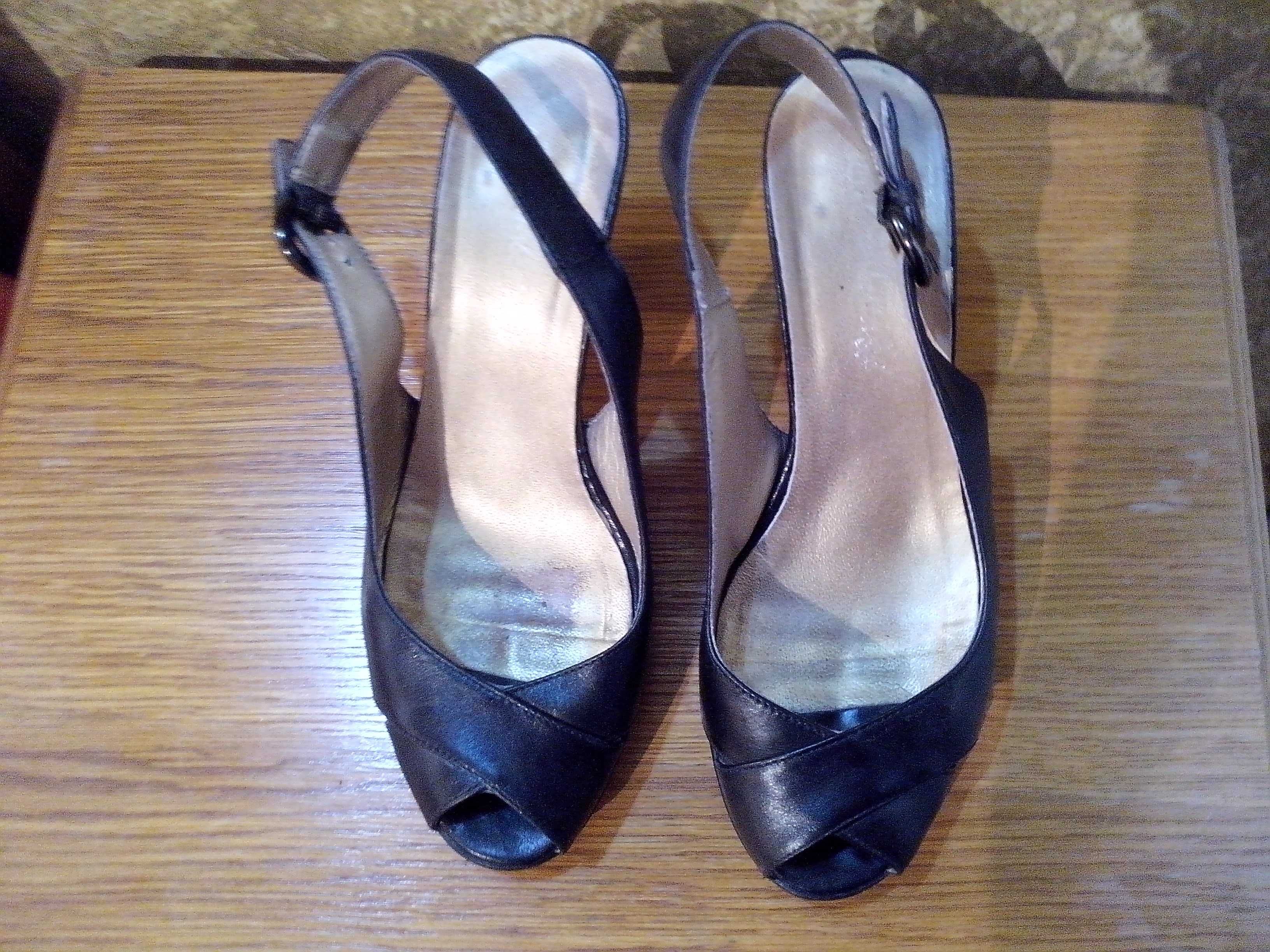 sandale marime 36,piele naturala neagra,calapod comod,toc solid