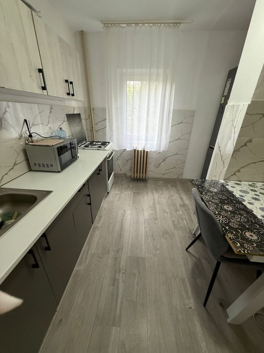 Vand apartament 2 camere etaj 1