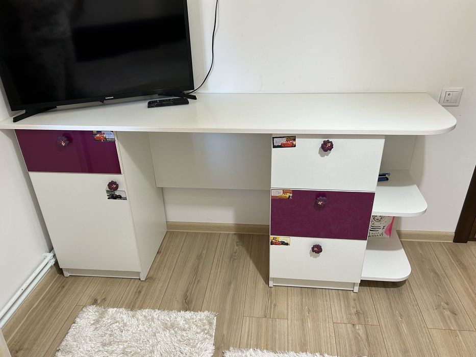 Vand mobila tineret fete