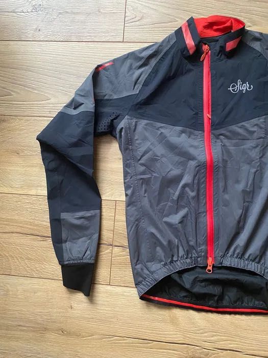 SIGR -jacheta sport, stare impecabila, pentru dame marimea XS