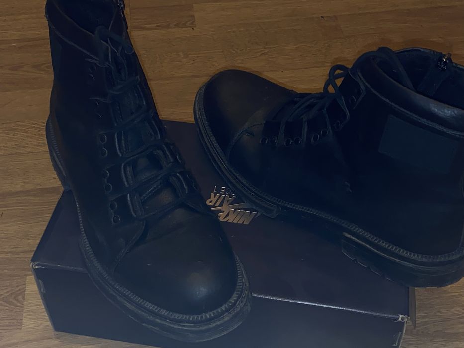 Black Boots - Punk/Rock.