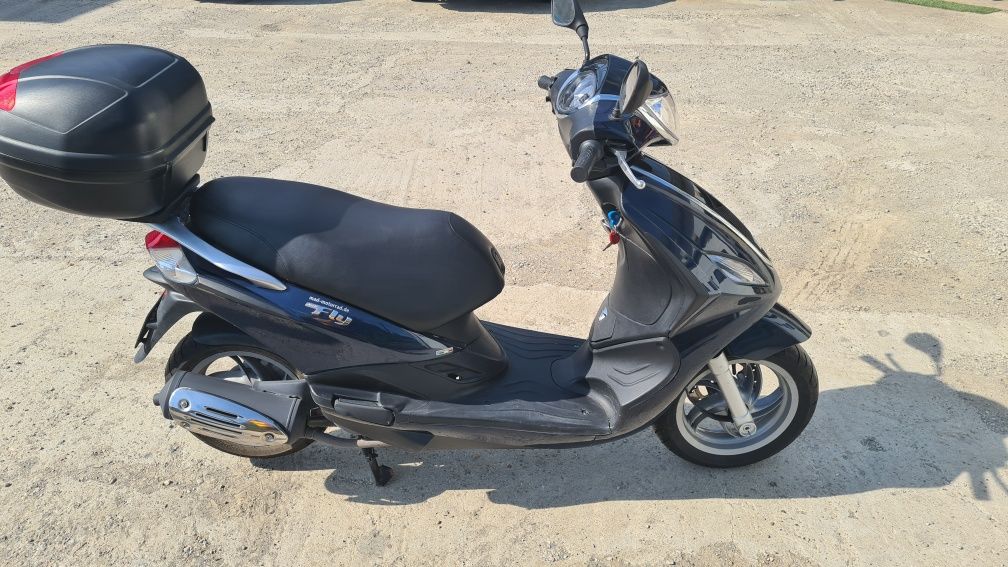 Scuter Piaggio Fly 125ie - 2013 (Moped, Scuter)