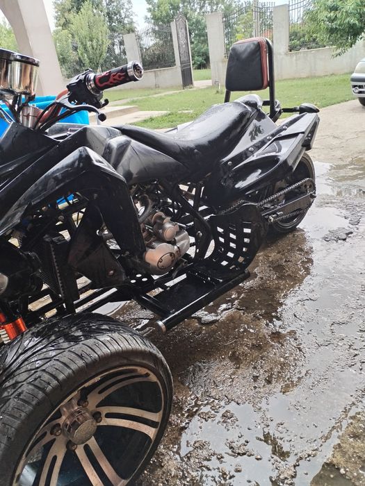Vând can-am de 250cc