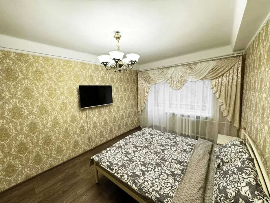 Дава се под наем Тристаен апартамент в София, Център - 100 кв.м за 561 € - Снимка #2