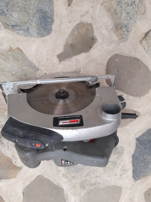 Vând circular de mână electric