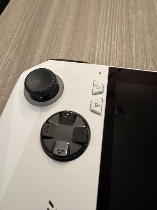 Consola portabila gaming ROG Ally Z1 Extreme, 16GB LPDDR5, SSD 512GB