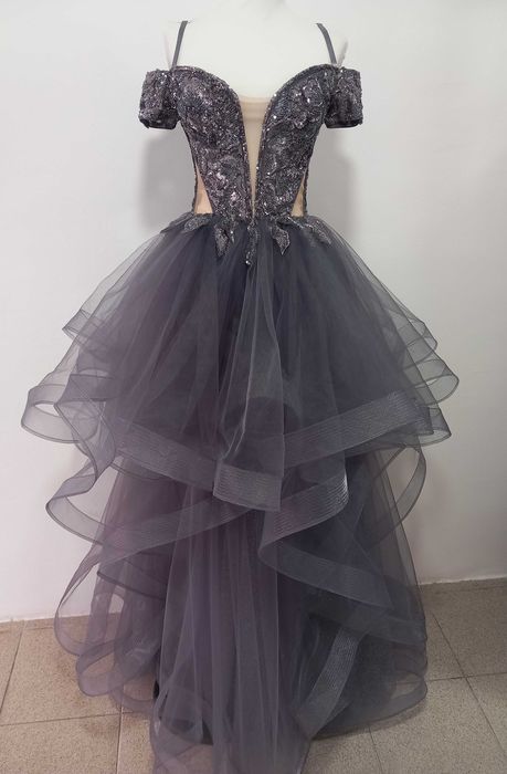 Изработка на абитуриентски и булчински  рокли