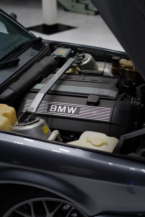 BMW E30 330I идеальная машина