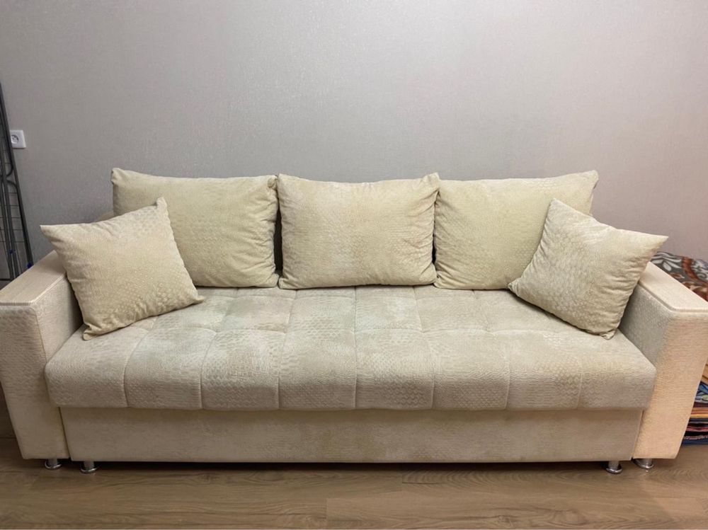 продам диван в отличном состояние