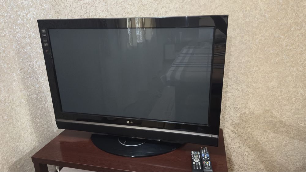 Продам телевизор LG