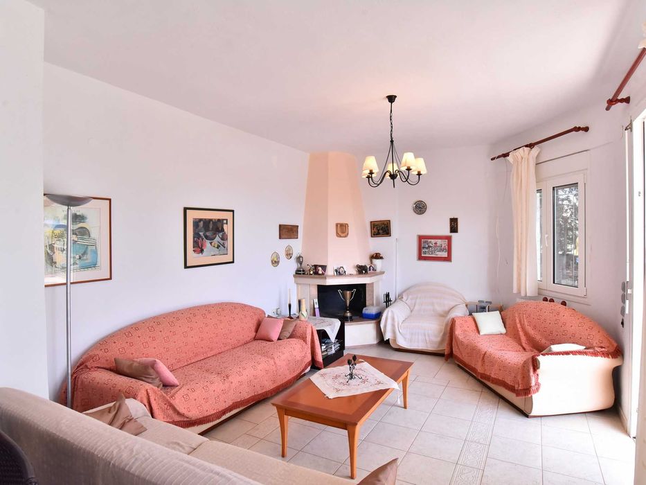 ПРОДАВА се самостоятелна къща 289 кв.м в Хераклица, Кавала (код 8076)