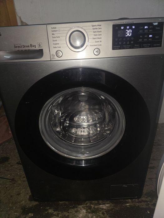 Masina de spălat LG 8kg 1400 rotații