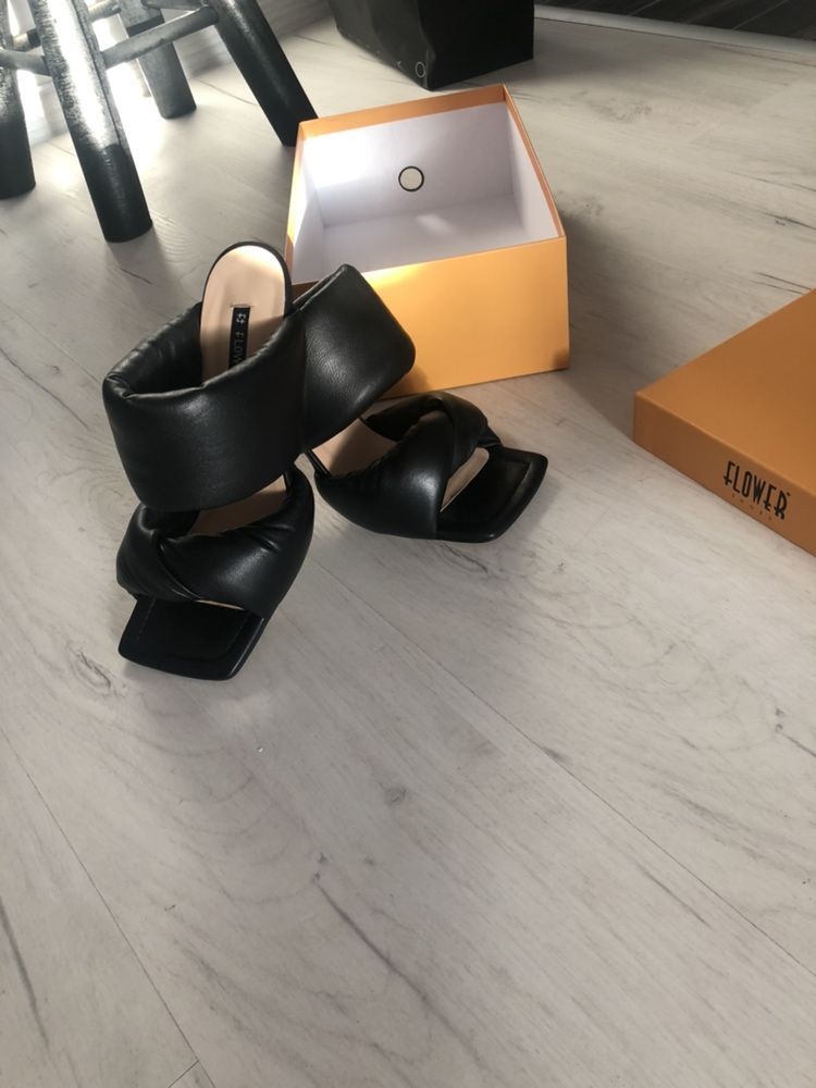 Papuci piele noi