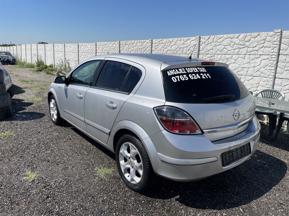 Dezmembrez opel astra h