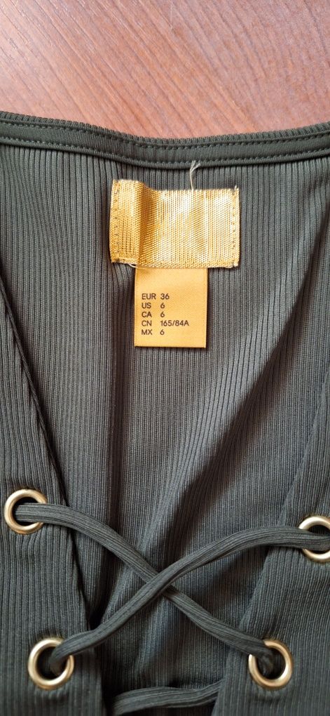 Compleu nou H&M,top si fusta