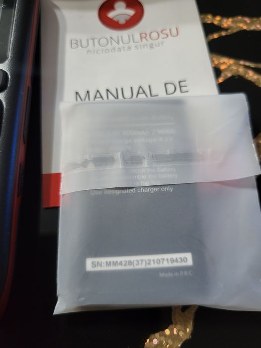 Telefon nou cu butoane