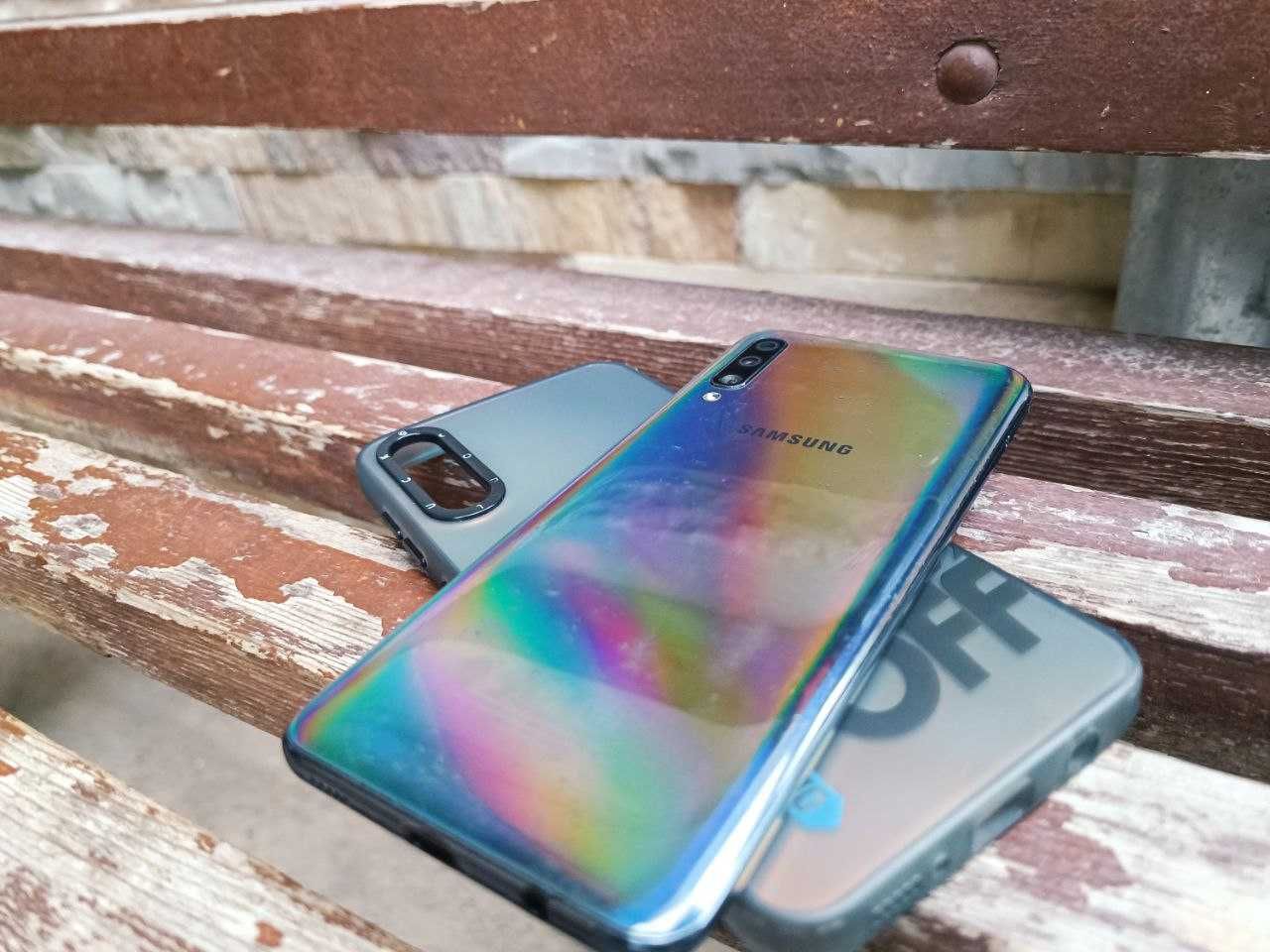Samsung a50 4/64 ideal