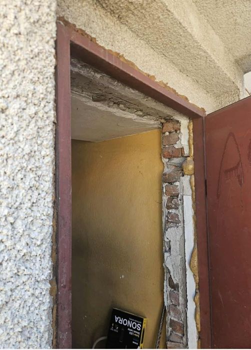 Метална входна врата