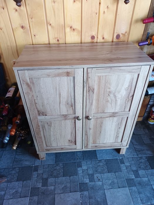 Vând comodă în stare ca și nouă