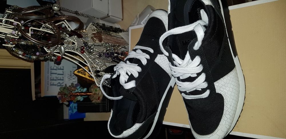 Adidasi Michael Kors Usa /36