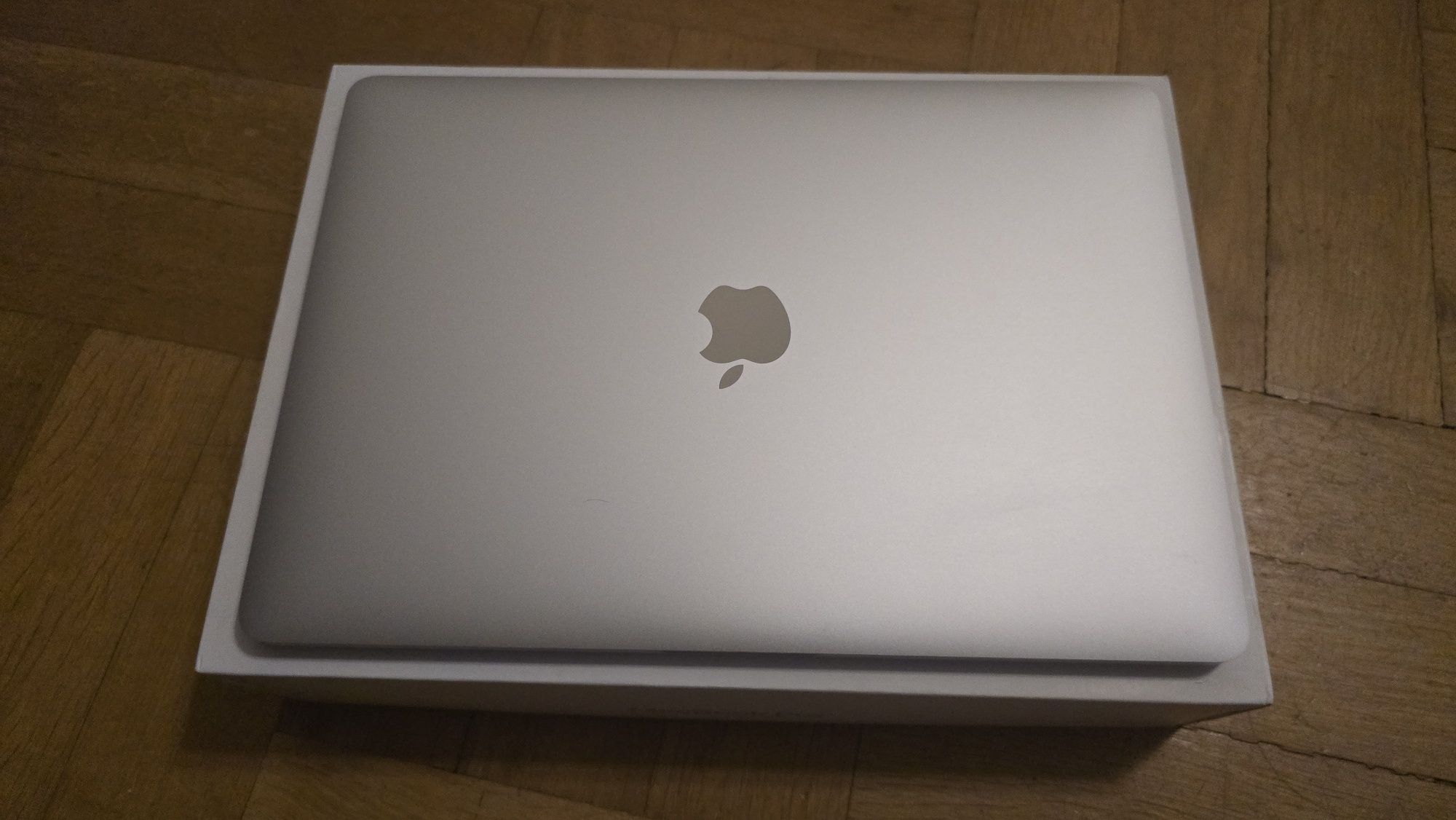 Macbook Pro 13" A1708 2016 i7 2.4ghz 16GB RAM 256GB SSD