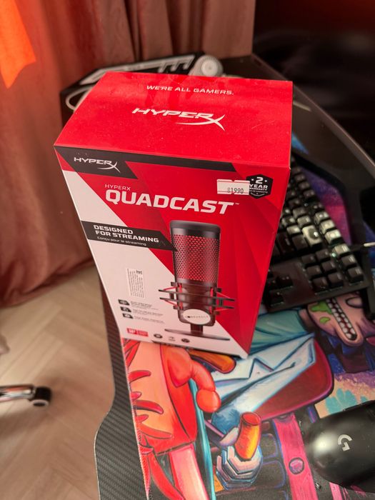 Продам новый микрофон HyperX quadcast