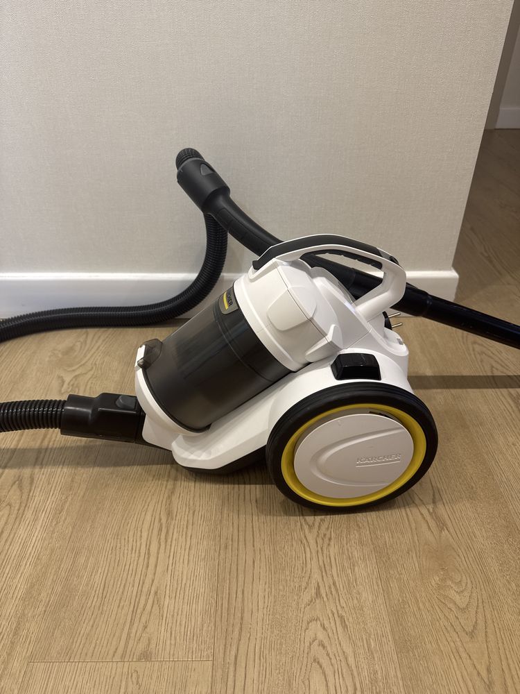 Продаю пылесос Karcher VC 3