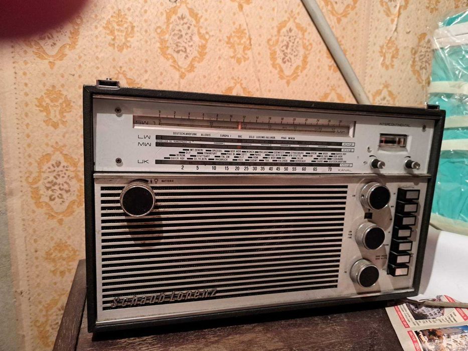 електроника, куфари, пишещи машини и часовник