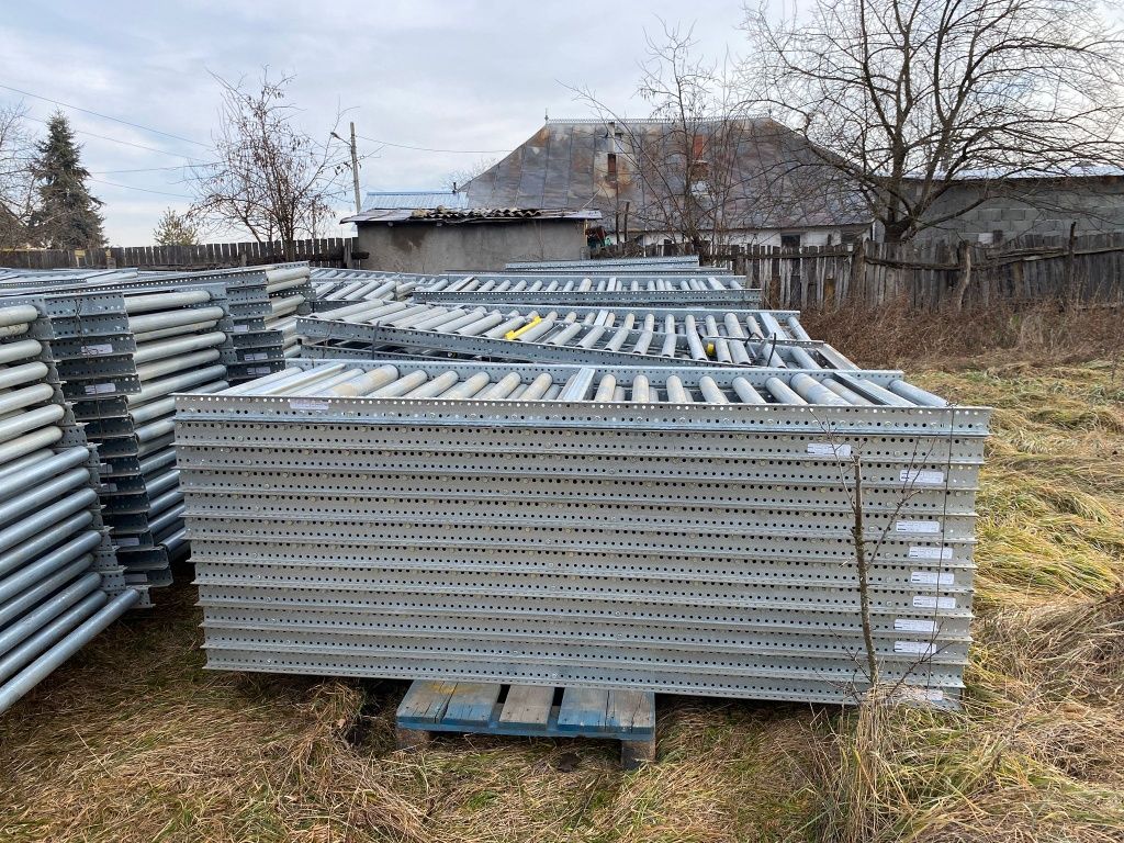 Role metalice în stoc